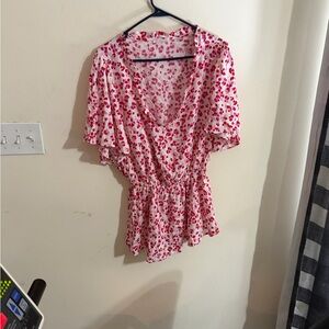 Chic Soul Size 2x ruffles heart print elastic waist blouse